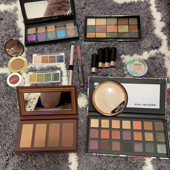 New Makeup Bundle - Picture 2 of 3